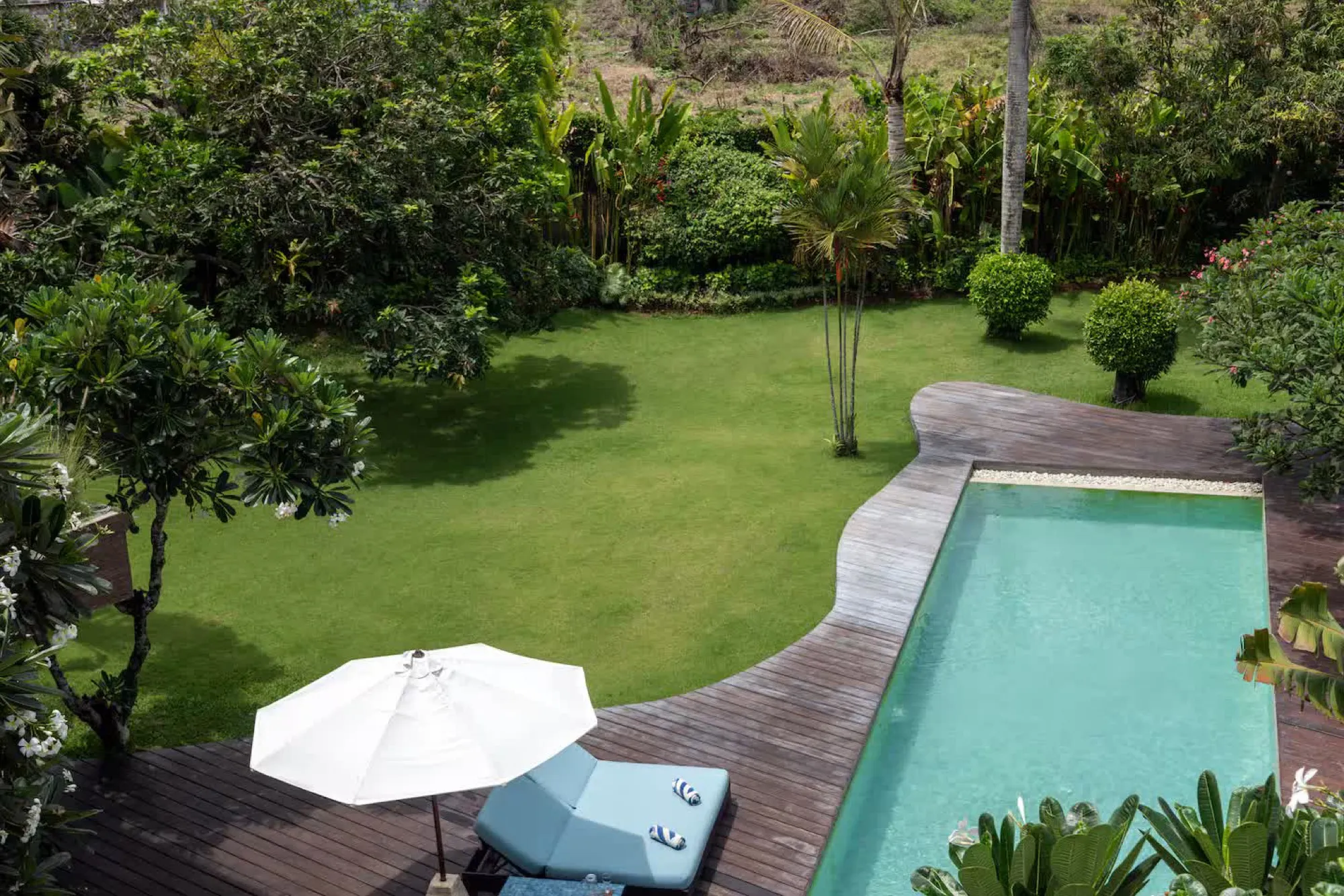 14m Pool